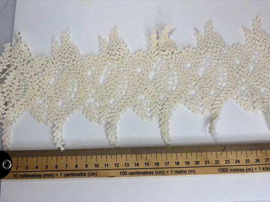 Vintage lace trim Perfect for Sewing, Embellishments, Crafting and Home Decor – Large Leaf Design