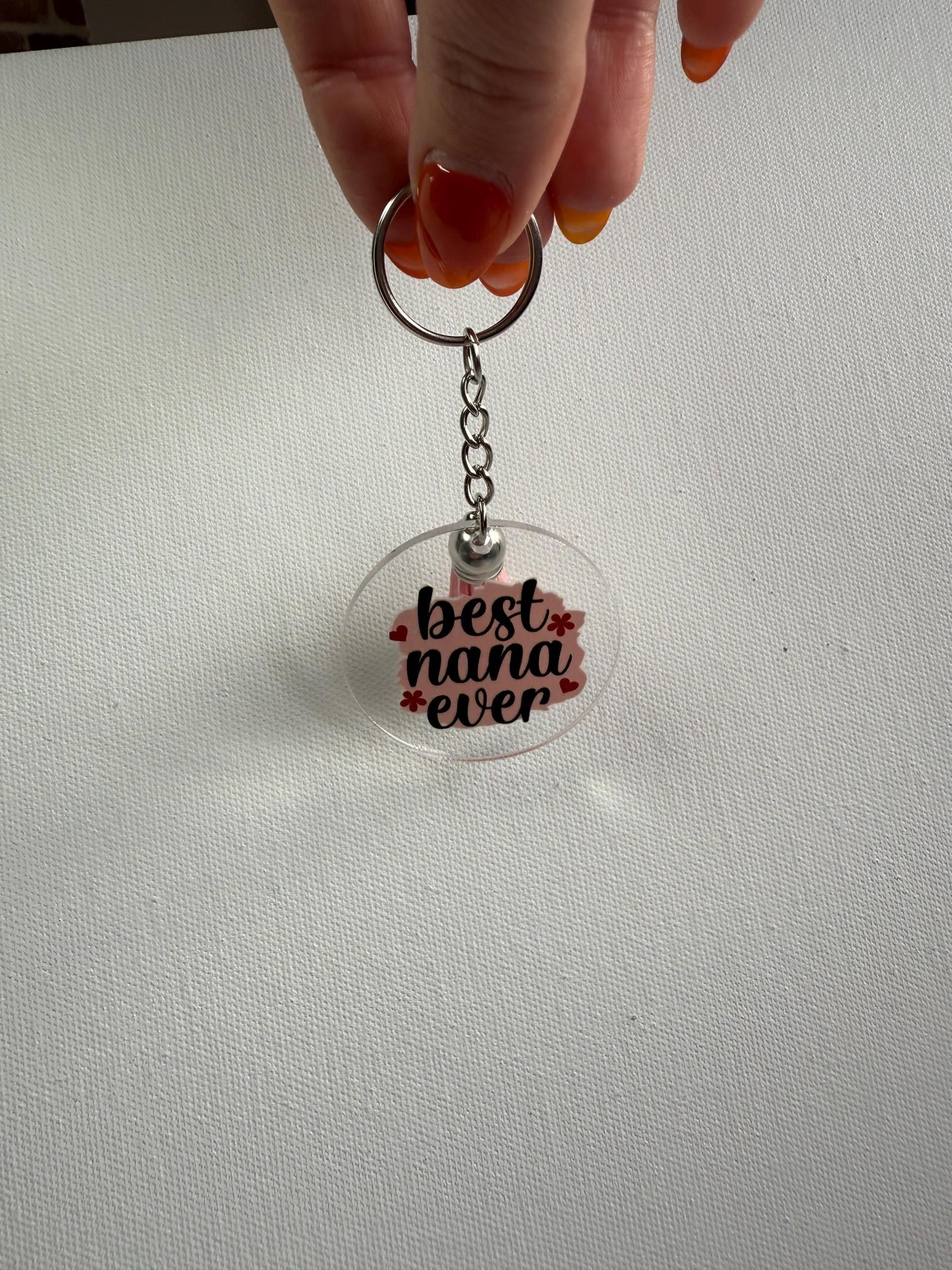 Best Nana Acrylic Keyring – Gift for Nana UK – Personalised Keychain – Heart Keyring for Grandma – Birthday or Mother’s Day Gift