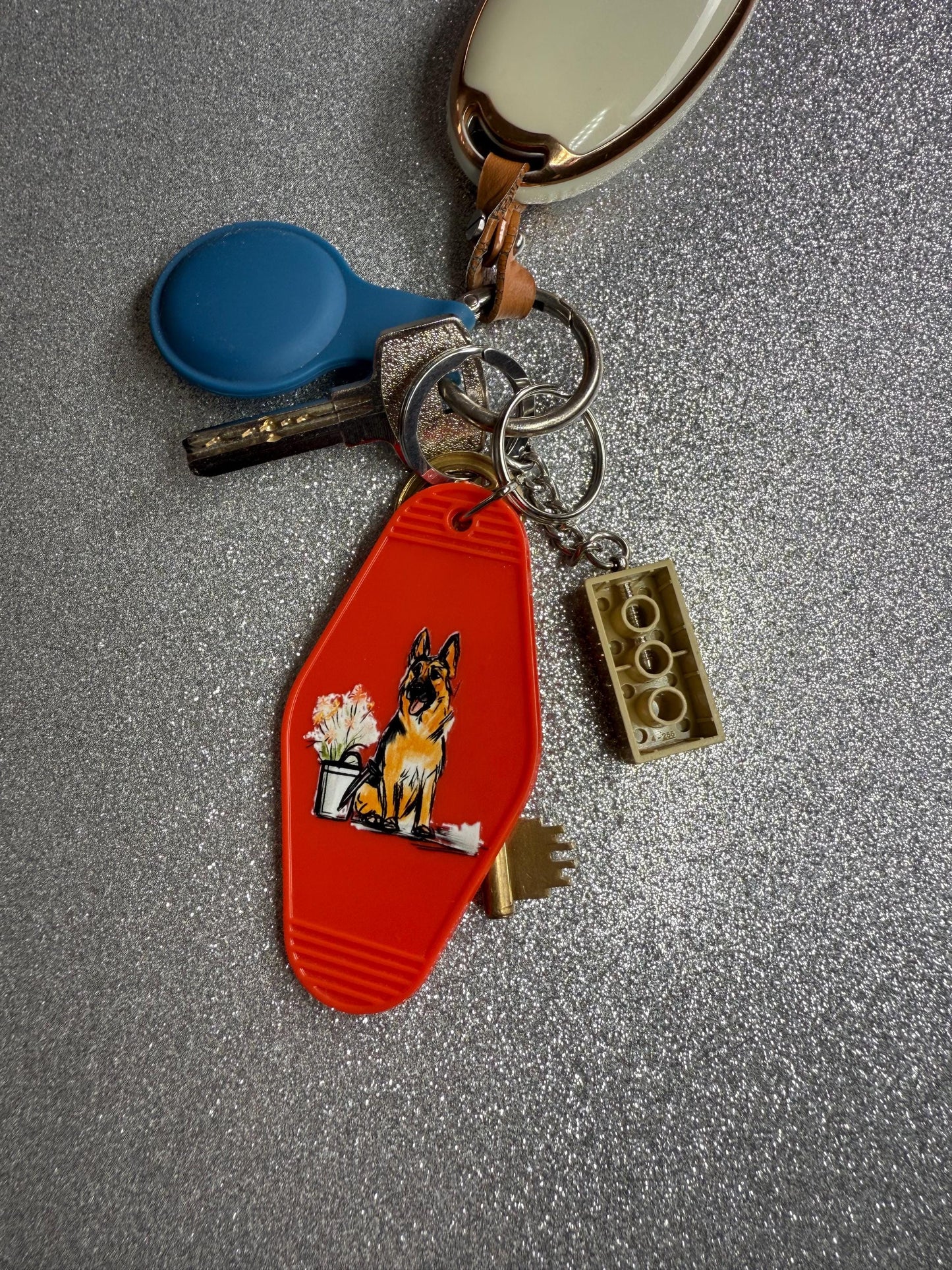 German Shepherd Keyring – Dog Lover Gift – German Shepherd Keychain for Her or Him – Pet Memorial Gift – Cute German Shepherd Accessory