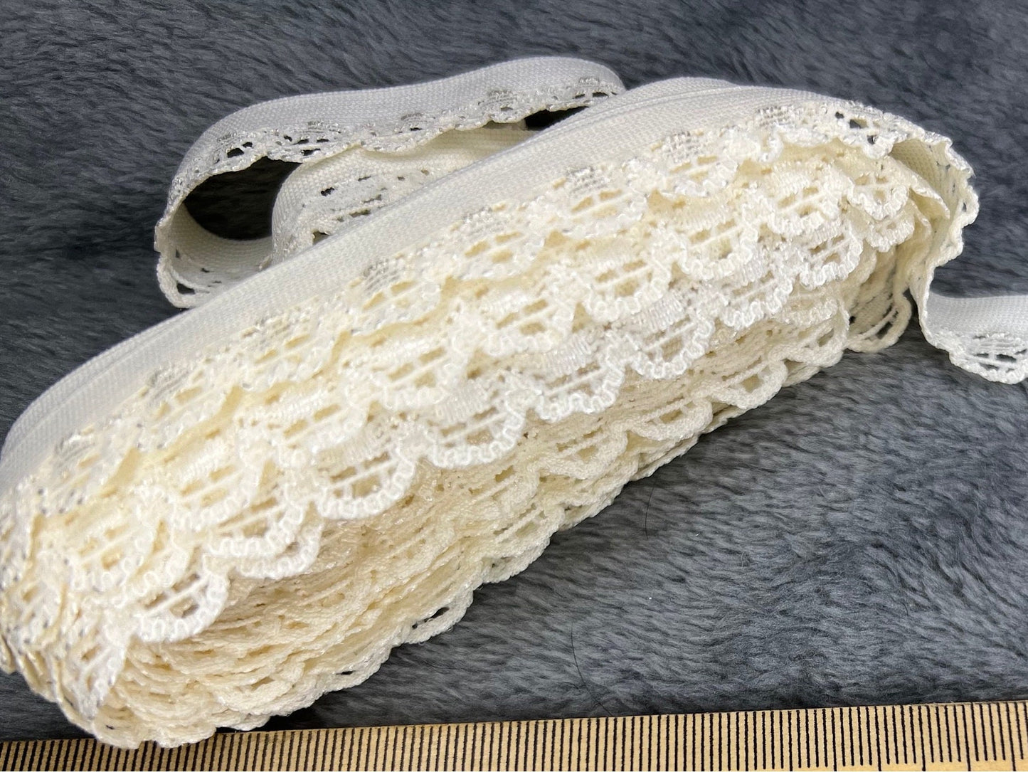Vintage Ivory Floral Stretch Lace Trim: Sewing & Craft Embellishment